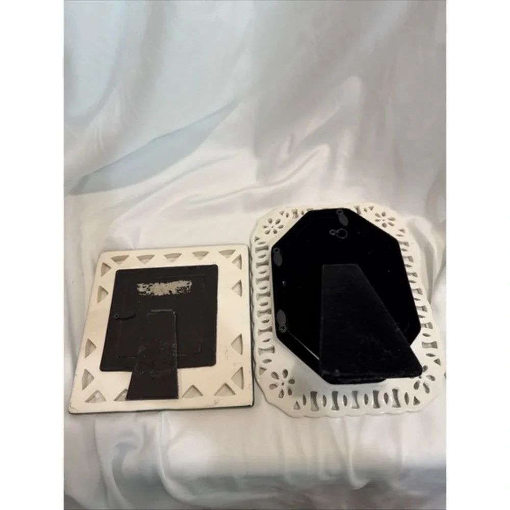 Set of 2 White Porcelain Frames Cutouts Oval Square Green Accent  6.5x6.5‎ 9x6.5